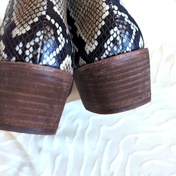 Madewell Sonia Low Chelsea Python Embossed Genuine Leather Ankle Booties Size 8 - Picture 10 of 15
